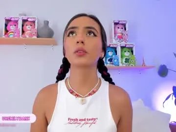 Away emilyy_bank on Chaturbate