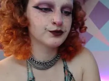 Freechat friskyflowers on Chaturbate