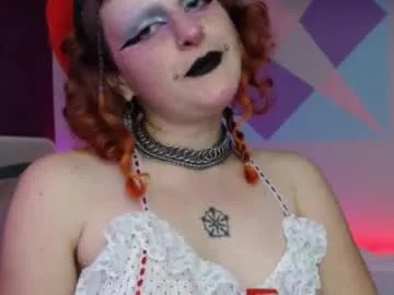 Freechat friskyflowers on Chaturbate