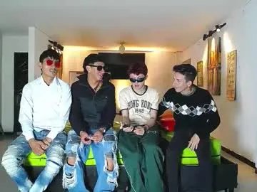 Freechat gnecos on Chaturbate