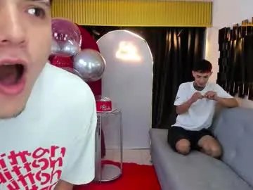 Freechat golden_girl_house on Chaturbate