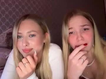 Group hanky_moon on Chaturbate