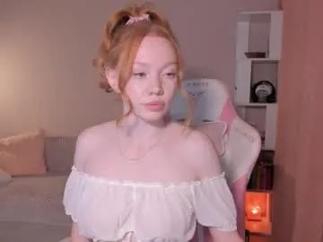 Freechat honeyautumn on Chaturbate