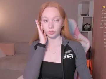 Freechat honeyautumn on Chaturbate