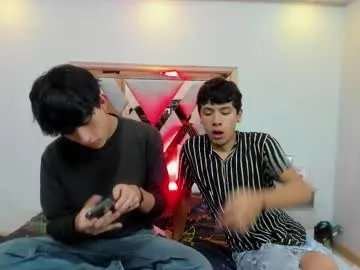 Freechat hoot_booys_ on Chaturbate
