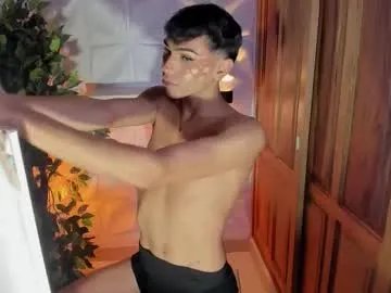 Freechat im_sebaslopez on Chaturbate