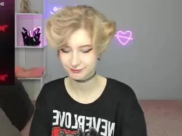 Freechat julescrown on Chaturbate