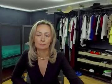Group julia__cherry_ on Chaturbate