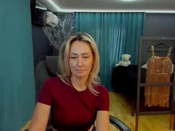Group julia__cherry_ on Chaturbate