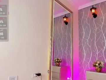 Freechat julia_rivers on Chaturbate