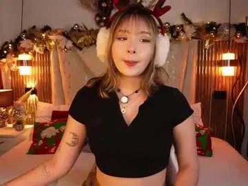 Group jullianapriv_ on Chaturbate