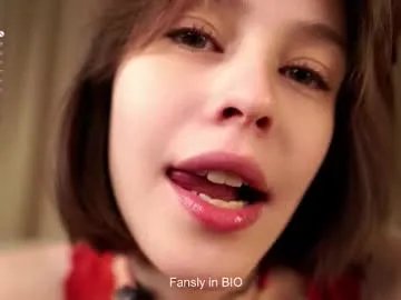 Freechat krissyhei on Chaturbate