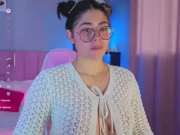 Freechat loaluxury on Chaturbate