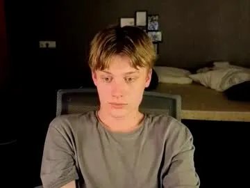 Freechat louie_evans on Chaturbate