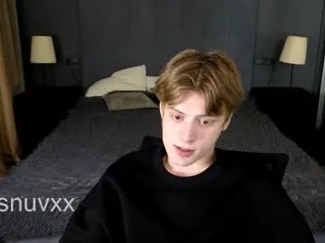 Freechat louie_evans on Chaturbate