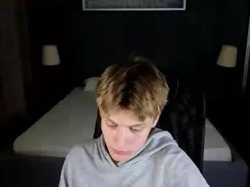 Freechat louie_evans on Chaturbate