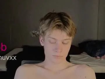 Freechat louie_evans on Chaturbate