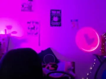 Freechat loving_alma on Chaturbate