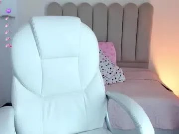 Freechat luciana_fuster18 on Chaturbate