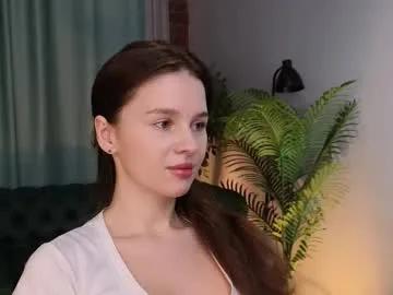 Group lunaolivia_ on Chaturbate