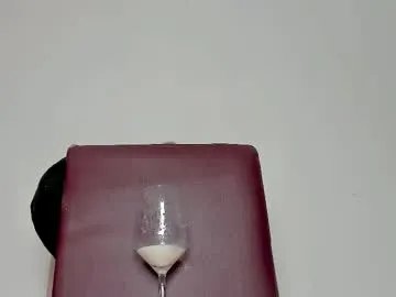 Freechat melania_browis on Chaturbate