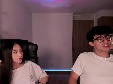 Freechat mikeyvioleta on Chaturbate