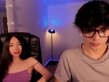 Freechat mikeyvioleta on Chaturbate