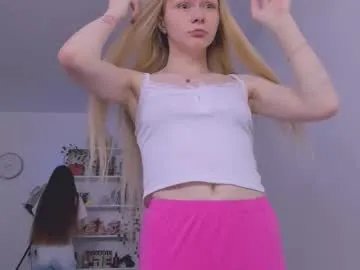 Freechat miliameow on Chaturbate