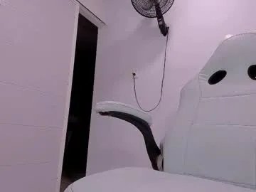 Freechat milk_zafira on Chaturbate