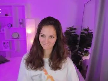 Freechat mirandaglow on Chaturbate