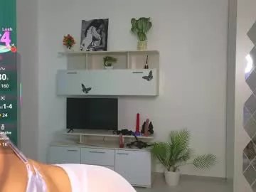 Freechat molliblum on Chaturbate