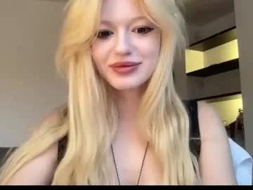 Freechat mollycodle on Chaturbate