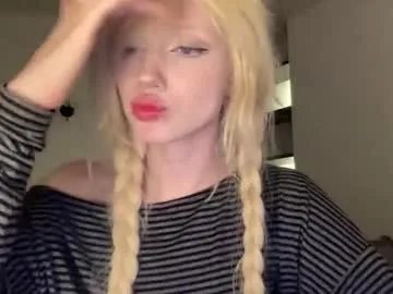 Freechat mollycodle on Chaturbate