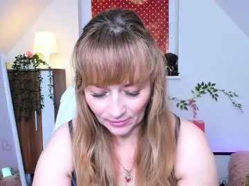Freechat naughtymilane on Chaturbate