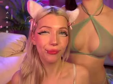 Freechat nikkisilk on Chaturbate