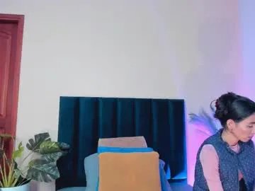 Freechat ninacavallli on Chaturbate