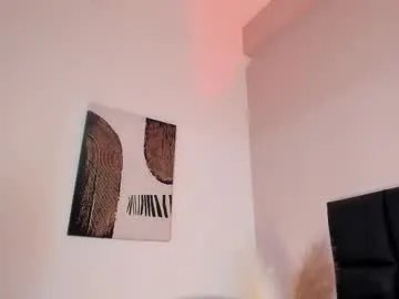 Freechat ninacavallli on Chaturbate