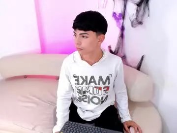 Freechat peter_chase on Chaturbate