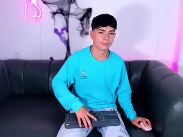 Freechat peter_chase on Chaturbate