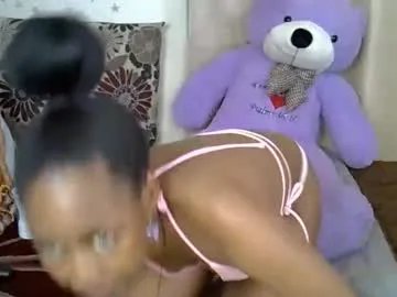 Freechat petitecaramell on Chaturbate