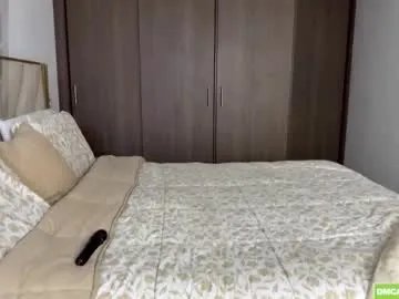 Freechat phoenixxx69_ on Chaturbate