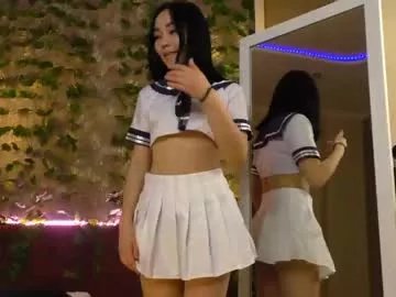 Freechat queenelia on Chaturbate