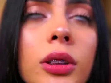 Freechat ravennadarcy on Chaturbate