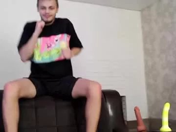 Freechat raymartino on Chaturbate