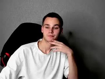 Freechat robert10211 on Chaturbate