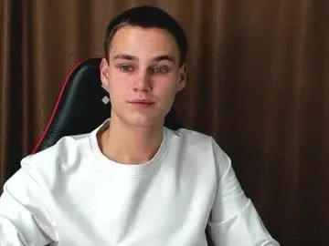 Freechat robert10211 on Chaturbate