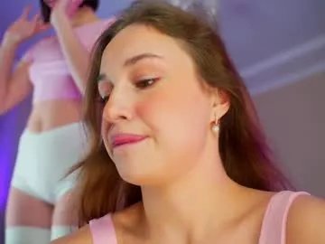 Freechat rosyemily on Chaturbate