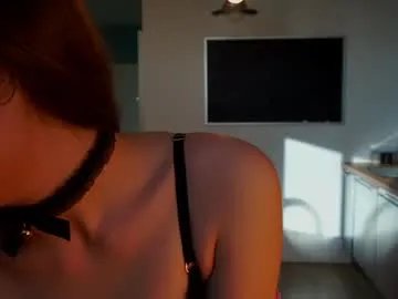 Freechat rosyemily on Chaturbate