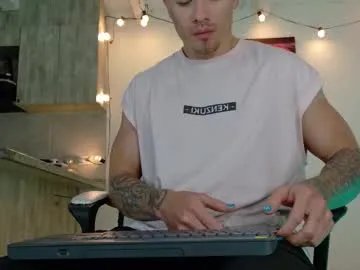 Freechat ryann_blue_ on Chaturbate