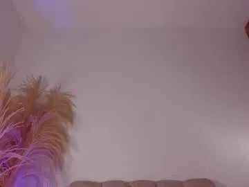 sara_gwen on Chaturbate